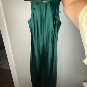 Sleeveless satin Green Midi Dress